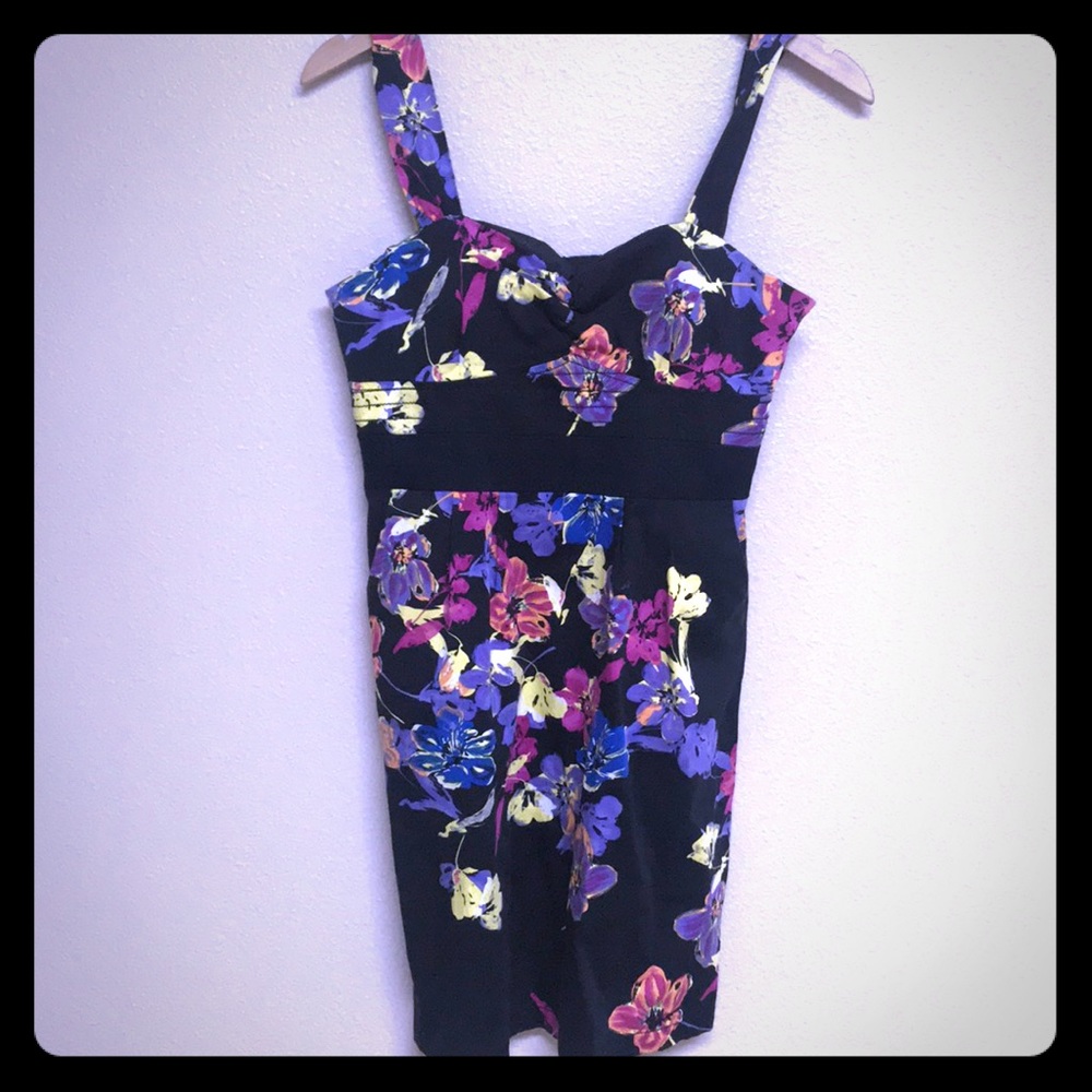 Floral Dress with Pockets!